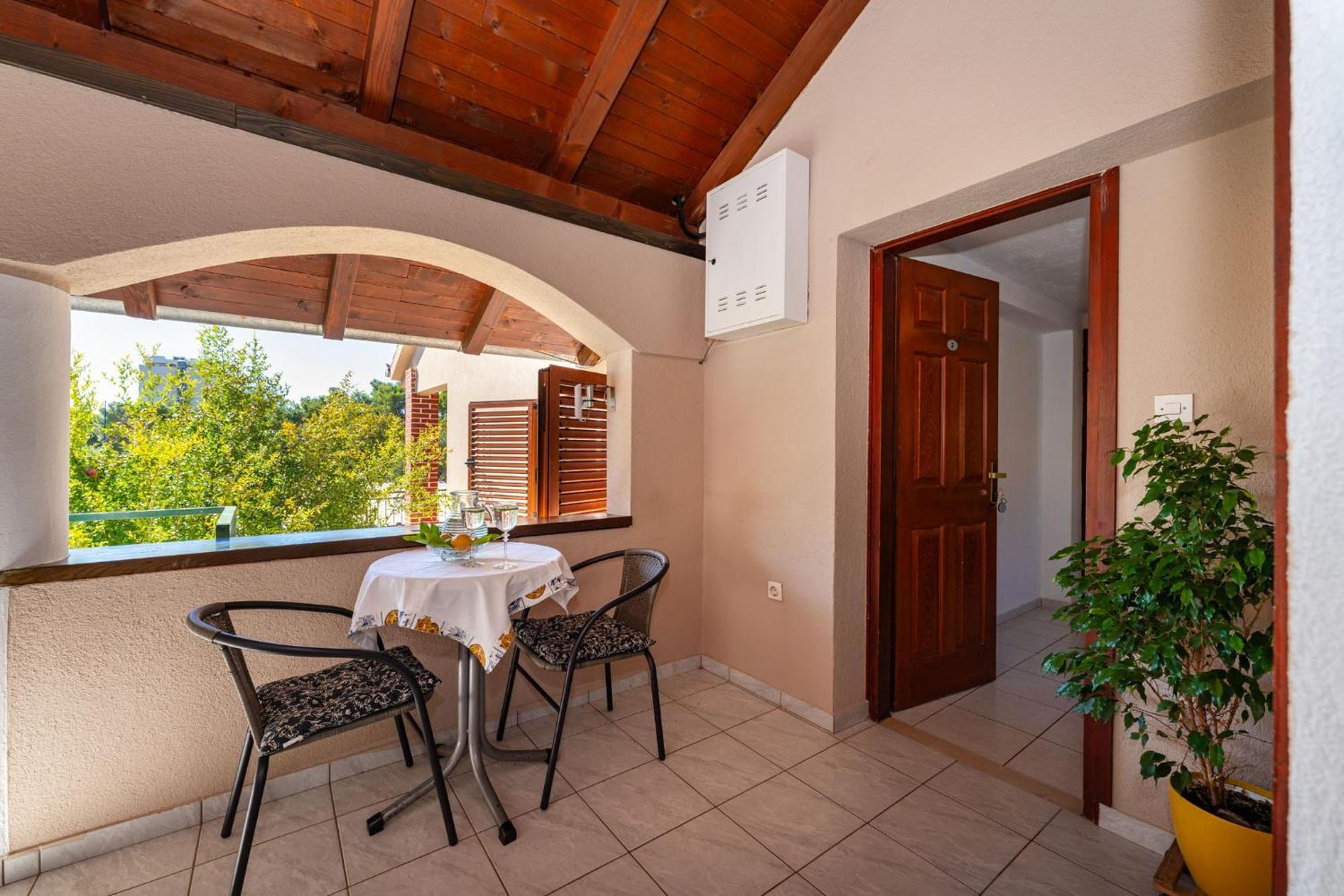 Apartments Adriana Starigrad Paklenica Kamer foto