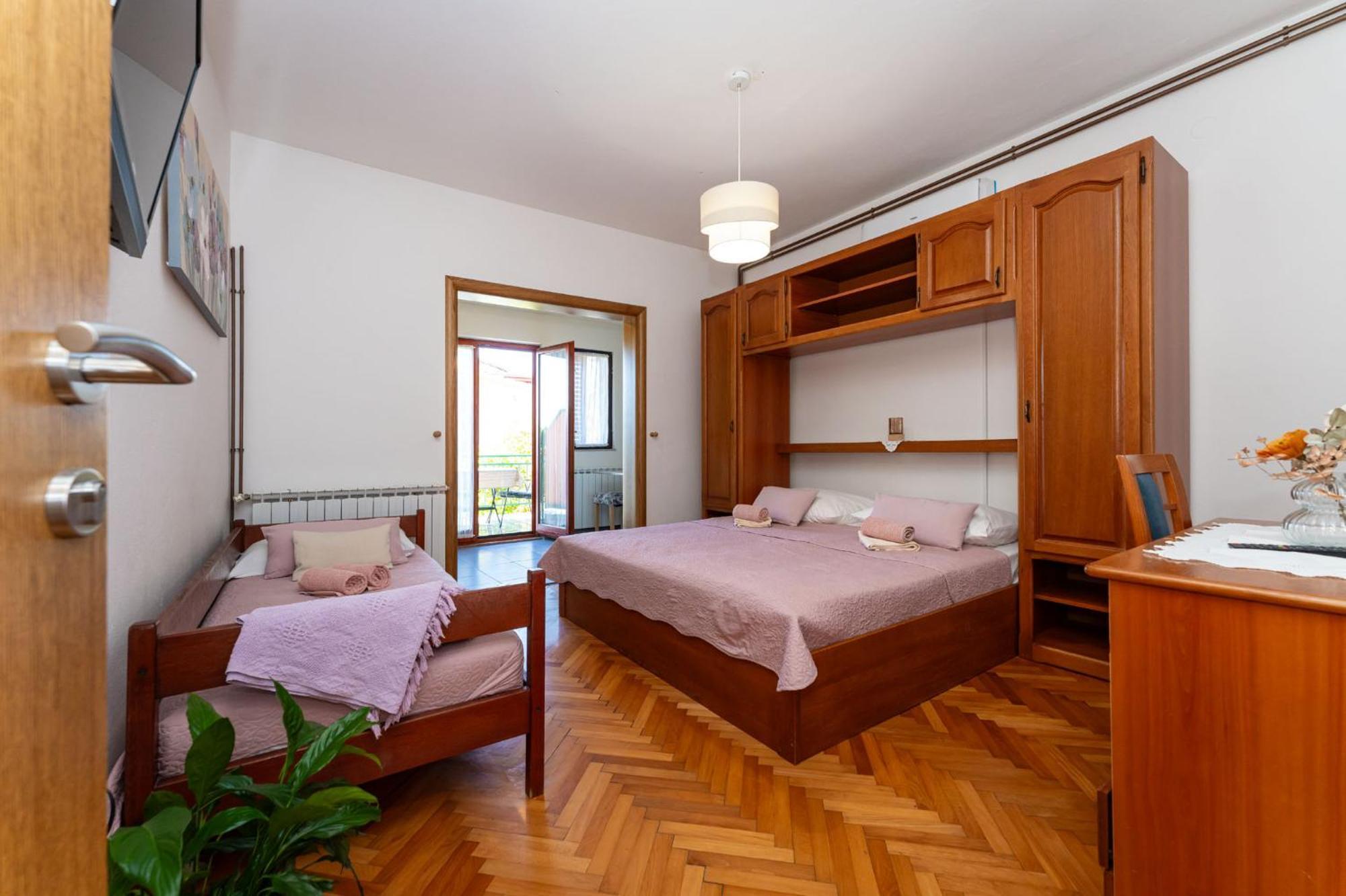 Apartments Adriana Starigrad Paklenica Buitenkant foto
