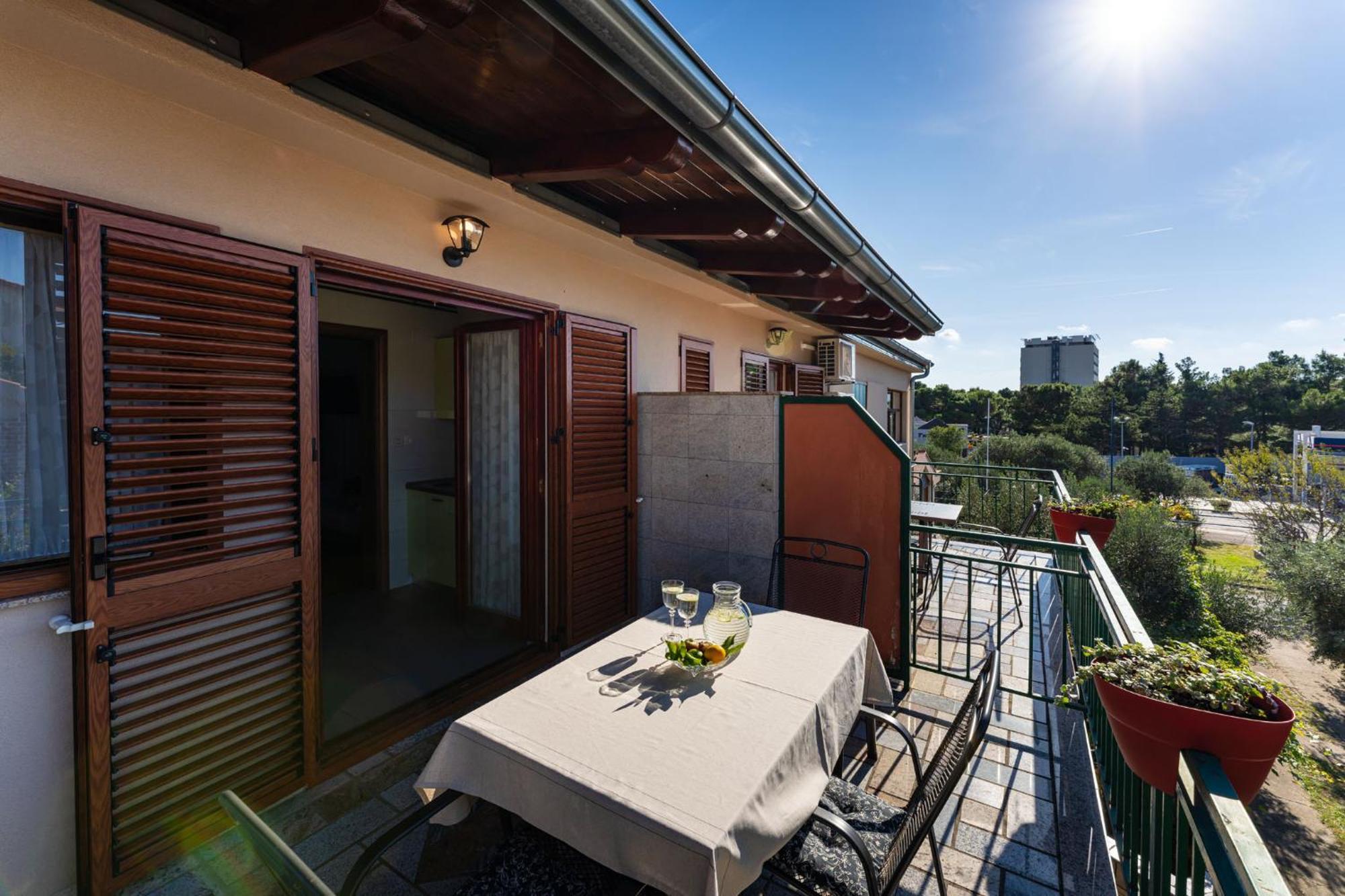Apartments Adriana Starigrad Paklenica Kamer foto