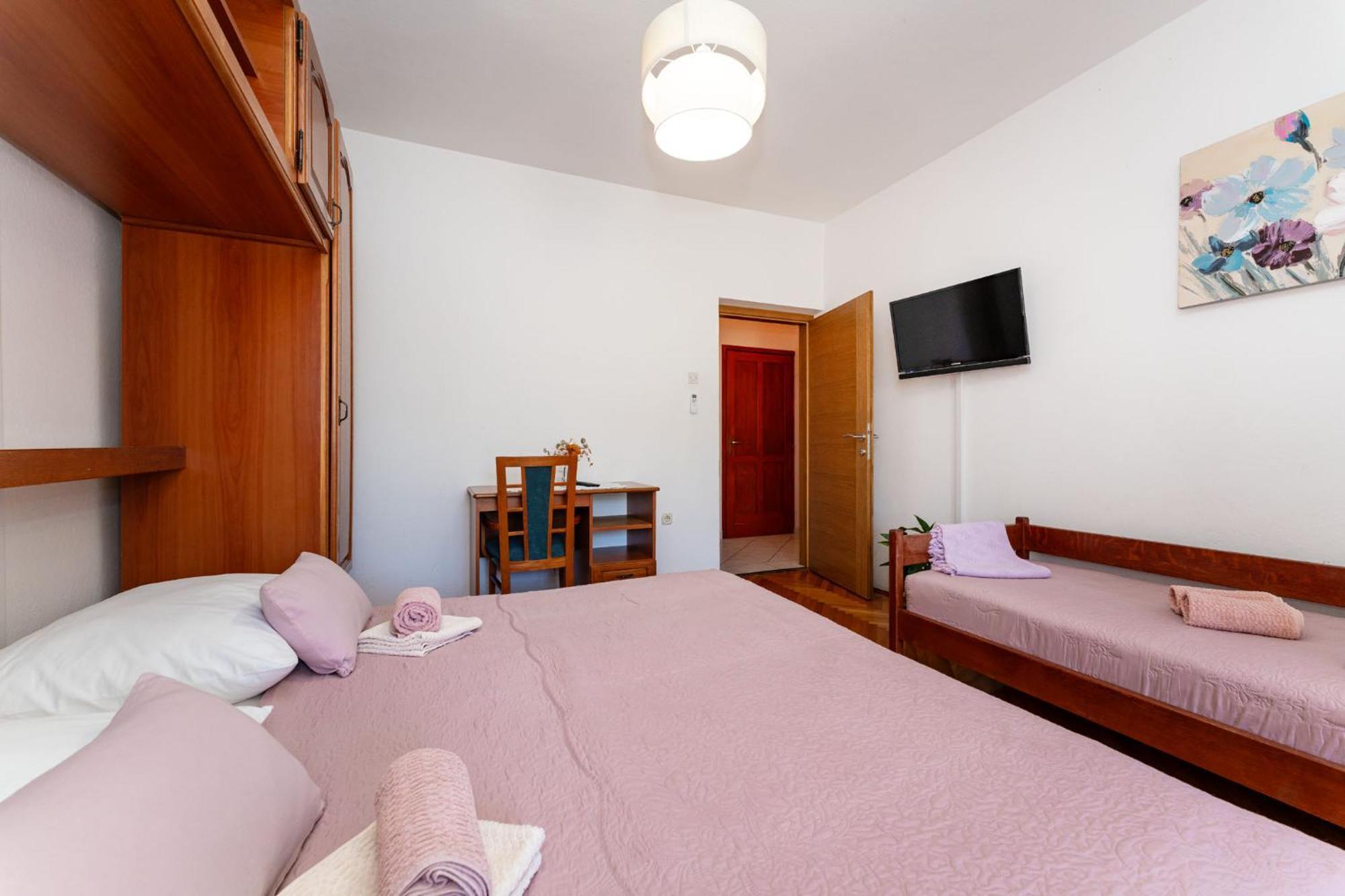 Apartments Adriana Starigrad Paklenica Kamer foto