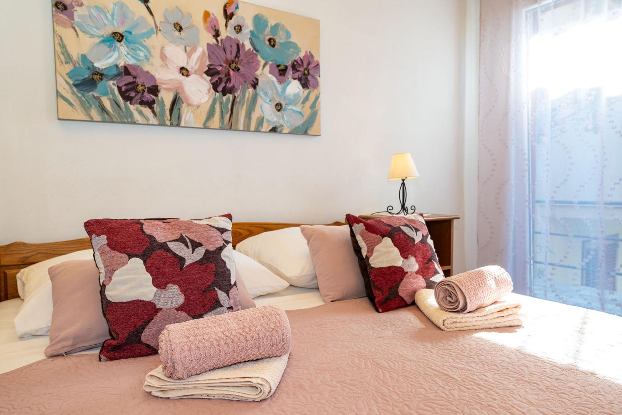 Apartments Adriana Starigrad Paklenica Kamer foto